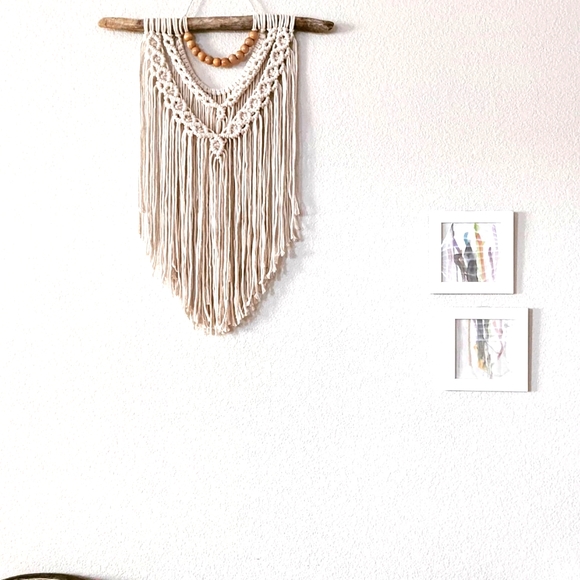 Macrame wallhanging - Picture 1 of 2